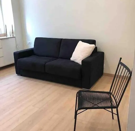 A 2 Pas De Monaco. *